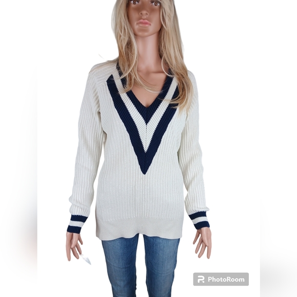 Venus V-neck sweater - Picture 2 of 6